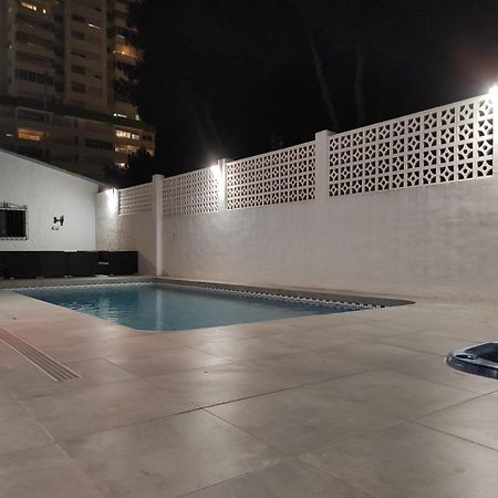 Villa Con Piscina A Un Paso De La Playa بينايدورم المظهر الخارجي الصورة